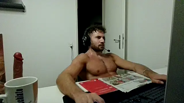 alpha-hunk 现场XXX聊天