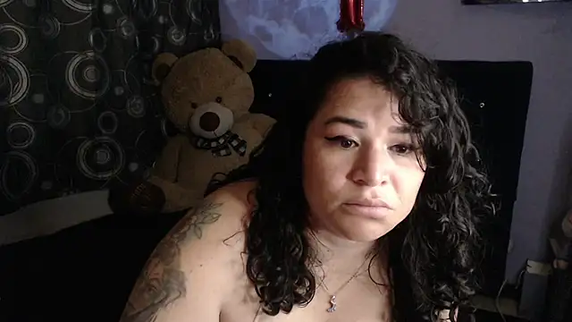 ANGELIQUE_KLANE Adlı Modelin Canlı XXX Sohbeti