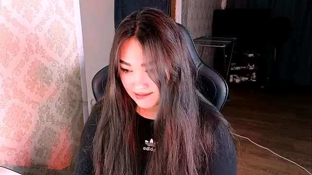 Emma_Uilson Chat XXX in diretta