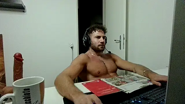 alpha-hunk 现场XXX聊天