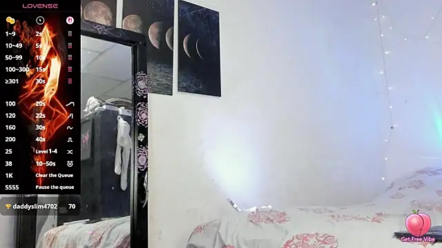 chloe_kisses live XXX chat