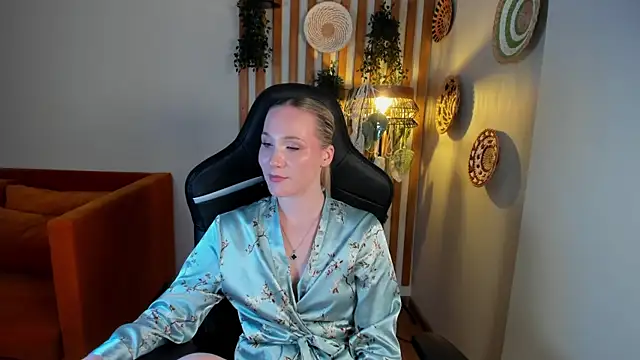 ElaraVoltage – Naživo XXX chat