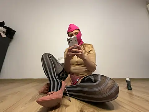 SweetyLucy555 Live XXX Chat