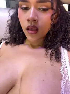 Lilithadams1 Adlı Modelin Canlı XXX Sohbeti