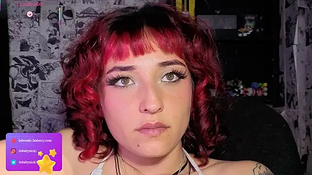 NickiYoung XXX чат на живо