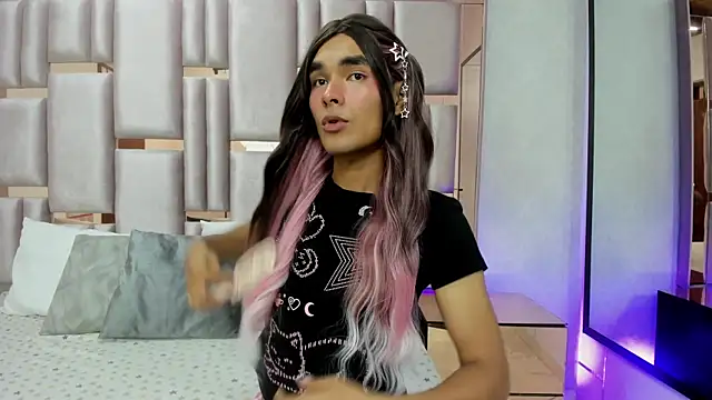 MiaBuny Adlı Modelin Canlı XXX Sohbeti