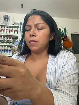 Chat XXX ao vivo de ISABELLA__LUNA