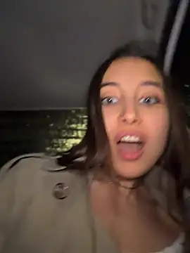 ICrazyOneIRL Chat XXX live