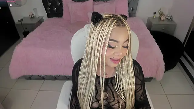 Czat XXX na żywo – conny__curly