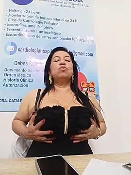 Catalina--14's Live XXX Chat