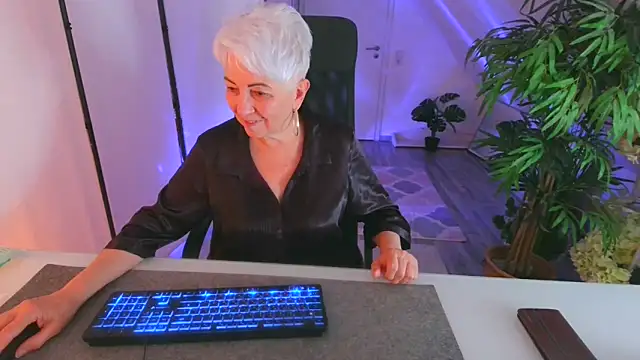 LovelyHelena 라이브 XXX 채팅