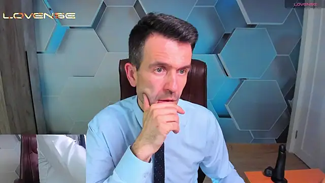 XXX chat uživo modela SteveTiger