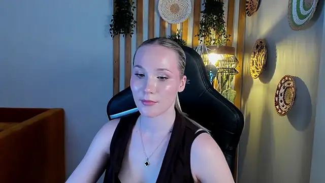 ElaraVoltage Live XXX-Chat