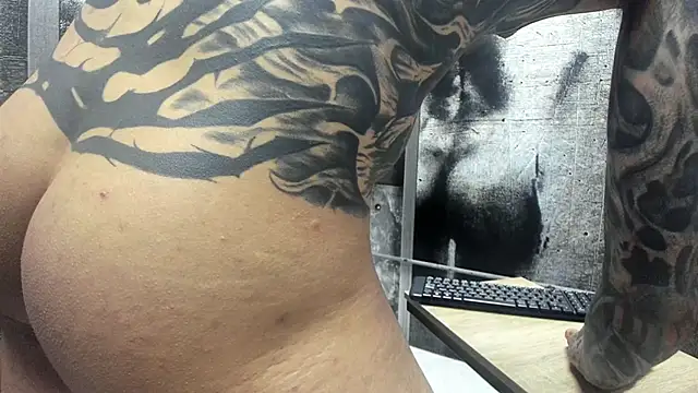 Chat XXX en directo de Gury_tattoo