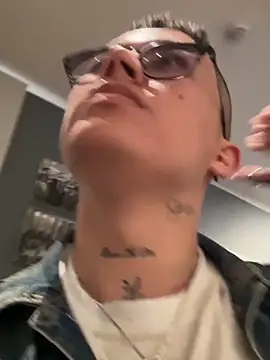 Kurtxxx22's Live XXX Chat