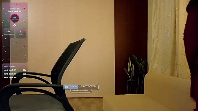 Chatroom XXX en direct de WednesdayAddams_