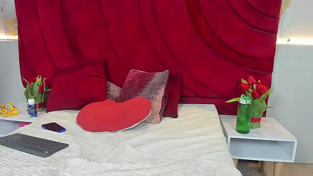 Samanthaa_Dessite – Naživo XXX chat