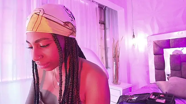 Queen_perla_ Live XXX-chat