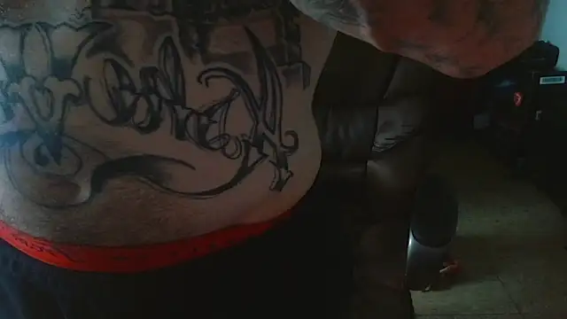 Chatroom XXX en direct de DADDY_KANE8---