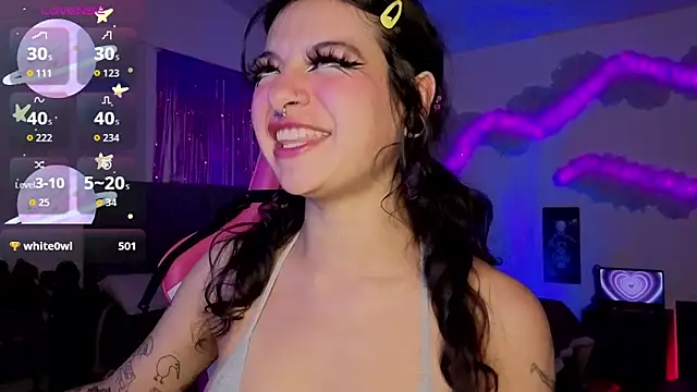 larah_uwu 现场XXX聊天