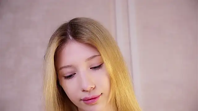 SunnivaCovil's Live XXX Chat