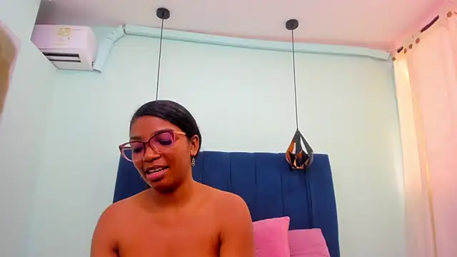 Sexy_ebony_1's Live XXX Chat