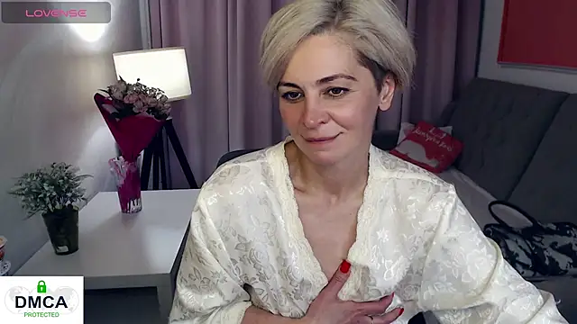Blonde_lola444 Chat XXX in diretta