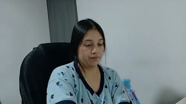 Chat +18 de KOREN_JALAA ao vivo