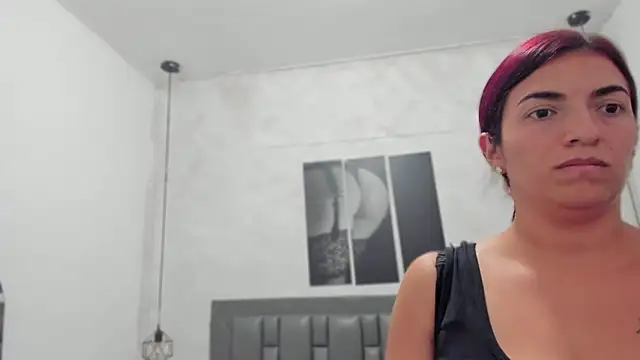 Chat +18 de dakota_roussee ao vivo