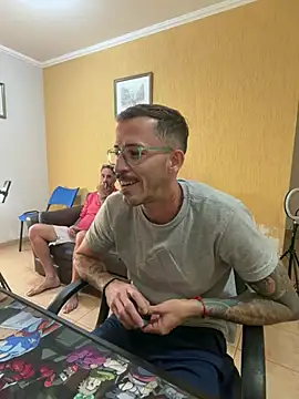 Chatroom XXX en direct de MeladoDiMel
