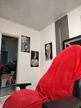 Natasha_miilf Adlı Modelin Canlı XXX Sohbeti