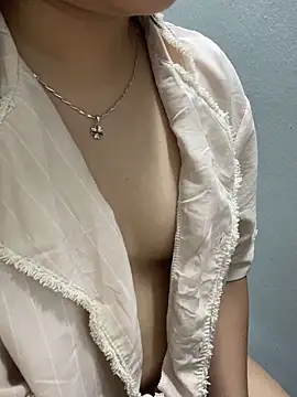 Ellie18 现场XXX聊天