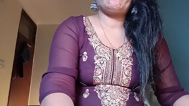YourDesi_Laila_: онлайн-секс-чат
