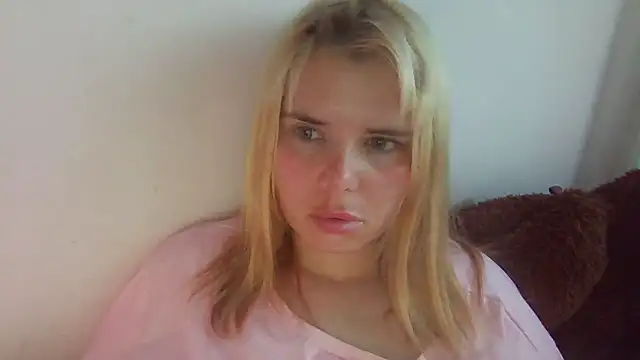 HornyElena live XXX chat