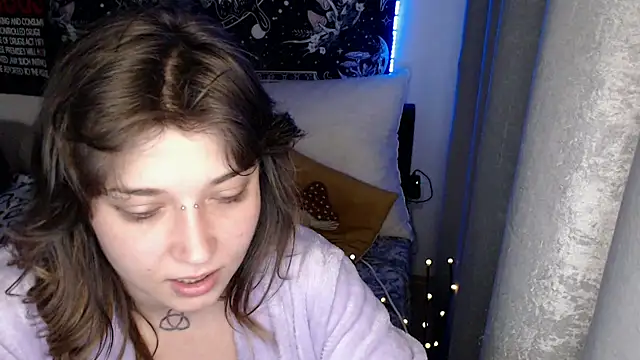 Chatroom XXX en direct de AlienforTwenty