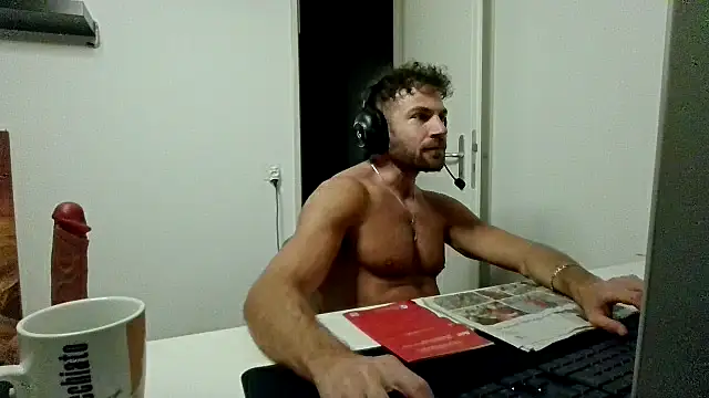 alpha-hunk – Naživo XXX chat