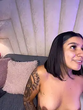 Chatroom XXX en direct de AlyssaRay