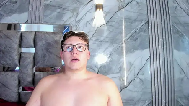 Chat +18 de Manson_and_Zoe ao vivo