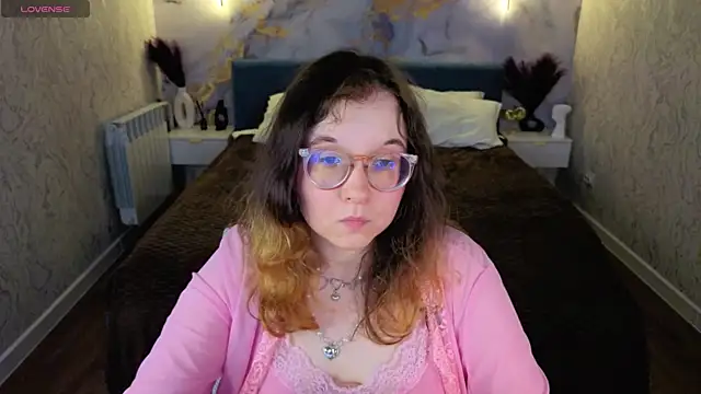 Aleks-caster live XXX chat