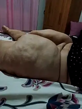 MegaAssMature Adlı Modelin Canlı XXX Sohbeti
