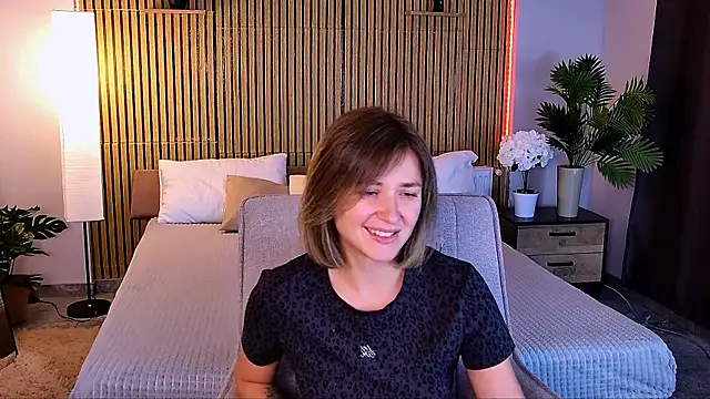 EmeraldGlow Chat XXX in diretta
