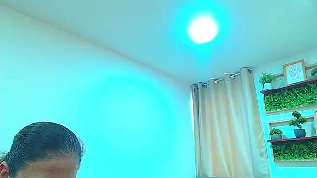Chat +18 de sasi_luna ao vivo