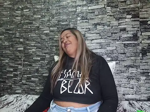 Czat XXX na żywo – Mammabear_4u