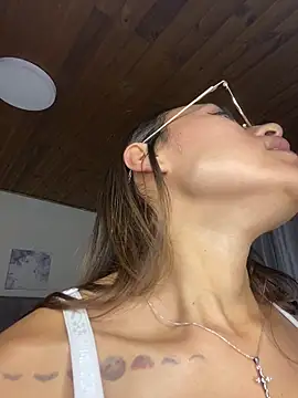 XXX chat uživo modela Victoria_Hils