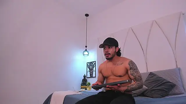 Justin_WhiteJS élő XXX-chatje