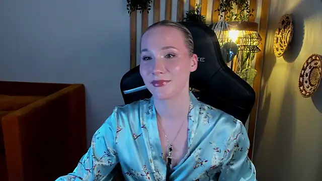 ElaraVoltage Chat XXX in diretta