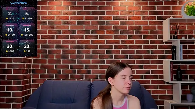 MyrtaMcclaney Chat XXX in diretta