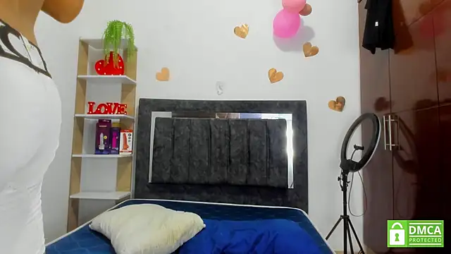 Chat +18 de Grace_and_Milo ao vivo