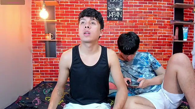 Hoot_boyss_ – Naživo XXX chat