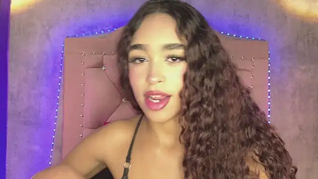 Chat XXX ao vivo de CamilaFlirt